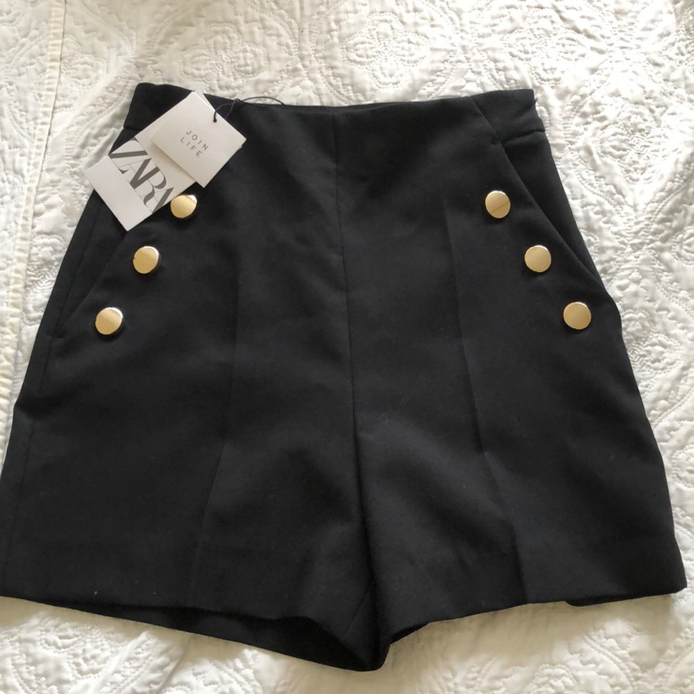 Summer high-waisted brass button shorts